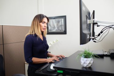 EasyLift Desk: Adjustable Standing Desk...