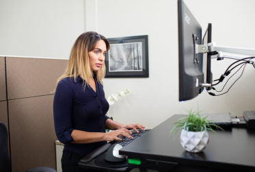 EasyLift Desk: Adjustable Standing Desk